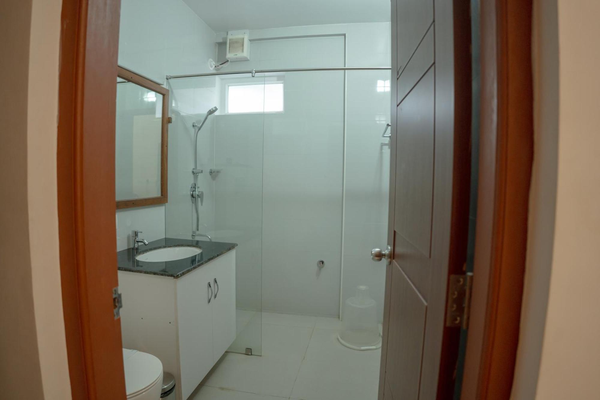 Daffodils Luxury Airport Suites Коччи Экстерьер фото