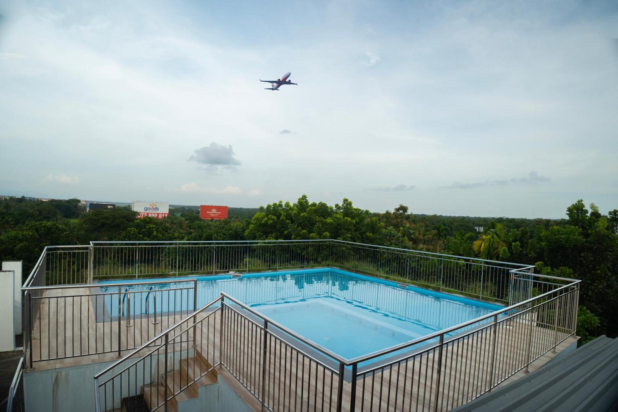 Daffodils Luxury Airport Suites Коччи Экстерьер фото